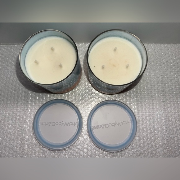 Bath & Body Works Candles Large At The Beach X2 - Picture 9 of 10